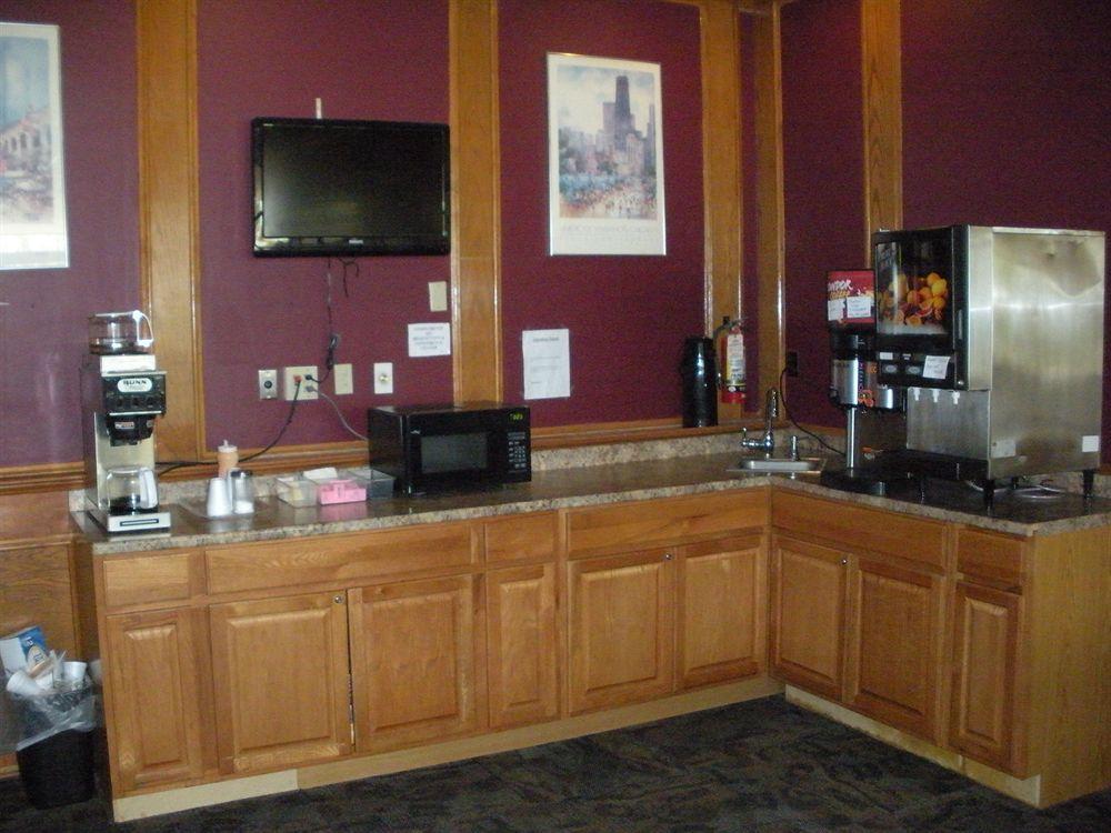 Regency Inn And Conference Center Clinton Bagian luar foto